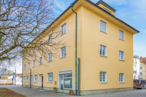 cruwzo I Spacious 3 BR with WiFi Kitchen Games