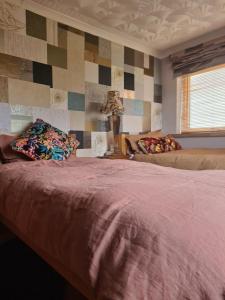 Twin room with garden view in Shirehampton