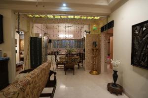 Sams Apt- Majestic 3BHK, Prabhat Rd, Deccan
