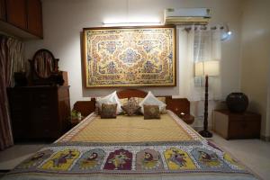 Sams Apt- Majestic 3BHK, Prabhat Rd, Deccan