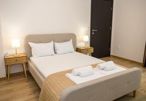 Private Villa with 5BD, Pool & Stunning Sea Views by Flat Mаnаger