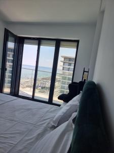 Queen Of the Sea- Endless Summer Mamaia Nord Apartaments