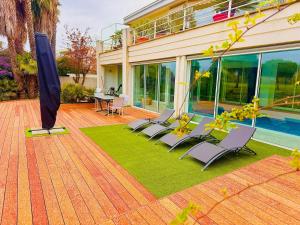 Logement de Prestige avec piscine Vue sur le Golf de la Grande Motte