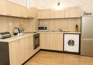 Bright 1-bedroom Flat with Balcony in Golden Sands by Flat Mаnager