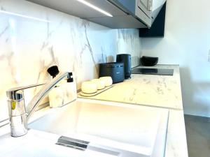 Appartements 2 Rooms Villeneuve-Loubet : photos des chambres