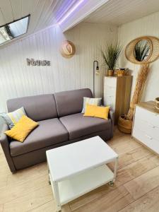 Charmand studio mansardé dans le centre ville de Cannes