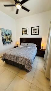 Modern Central 1 Bedroom Guesthouse -Bikes - Huge Patio - Gym - Pickleball Court