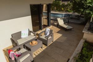 3BR Apartment with Free Pool and Parking Dobrota