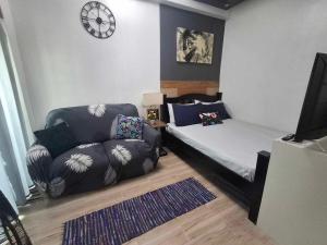 19f w NFLIX & BALCONY NEAR ROB, PGH, ACC USM&SLMC