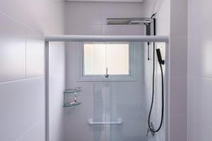 Espaçoso Apt com 3 Quartos na Praia de Palmas 0322