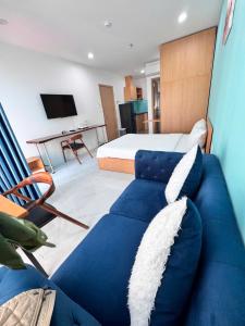 Căn Hộ Nhìn Ra Biển (Apartment with Sea View)