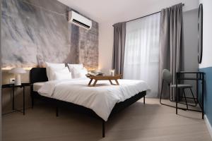 North by Urbanesq Cortina K