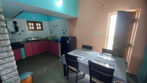 2BHK - Near Airport - Free Parking - Budget-Friendly