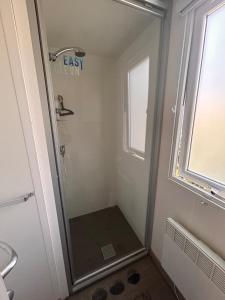 Maisons de vacances Mobilhome Calme 6 Personnes Camping Pierre Couche : photos des chambres