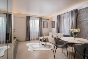 North by Urbanesq Cortina K