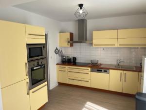 Maison au calme rénovée plain-pied, hyper centre ville Perros