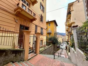 Lovely cozy Studio apartment on La Spezia most loved historic staircase In centro e a 6 minuti dalla stazione