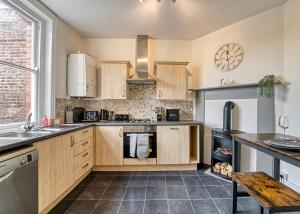 Central Tything Worcester Apartment - Free Parking