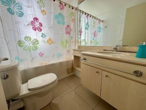 Maravilloso sunset en terraza con vista al mar