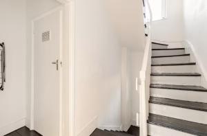 3BR City Apartment - minutes from tube station