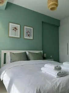 White Mint Apartment - Tírnavos