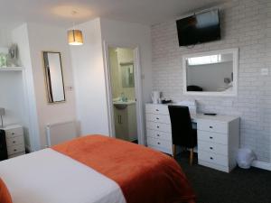 Family Room room in Birchhouse