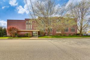 1 Mi to Allegheny River: New Kensington Studio!