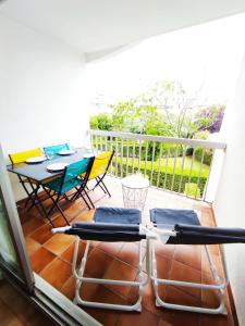 Charmant studio en bord de mer, piscine, climatisation, parking privé et wifi