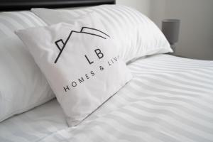 Stunning & Cozy Abode, Sleeps 5, Free Parking
