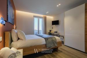 Wanderlust Experience STONE House