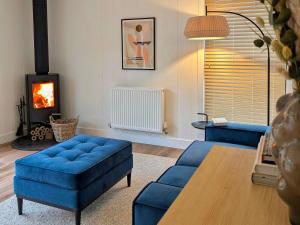 Heron - Luxurious Off-Grid Eco Cabin with River views