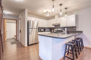 Walk to Downtown Leavenworth, Coaster, Festivities, Oktoberfest, Christmas Lights, Maifest