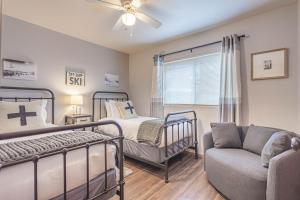 4 Beds! Walk to Town! Grnd Floor Condo, Modern, Summer AC