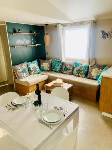 Campings MOBIL HOME LUXUEUX de 3ch - CAMPING LA PIGNADE 4 Etoiles - RONCE-LES-BAINS - COTE ATLANTIQUE : photos des chambres