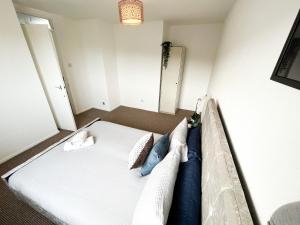 3 Bedroom House, WiFi & Free Parking