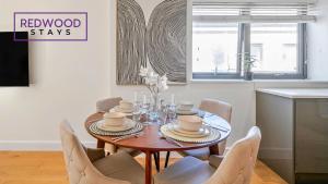 Quality Serviced Apartments in Camberley Town Centre, Free WiFi By Redwood Stays