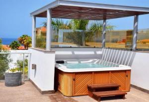 5-bedroom Villa in Playa del Duque