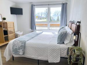 Roark A202, Indoor & Outdoor Pools, Fitness Center