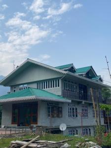 Twin garden Homestay