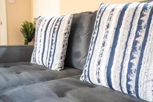 2 BDR House By Caledonia Luxe Stays Short Lets & Serviced Accommodation Bathgate