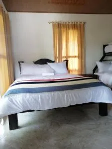 Curitagua Naturaleza y Descanso - Guacamayas