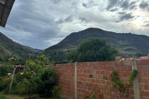 Bright Riverside 3 Bedroom Stay Garden 5 min to Pisac