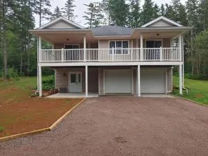 A Beautiful Hideaway - Centrally Located - Borden-Carleton