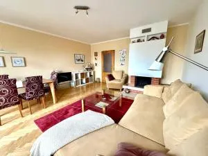 Cozy apartment steps from the spa fountain - Křinec