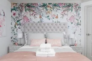 Boutique Beach Apartment - Bowen Island