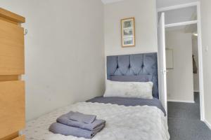 Cosy 3 Bedrooms,2 Baths, Free Parking by Unlock Rentals