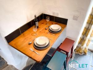 Ty Bedwen - Cosy Rural Retreat in St Davids