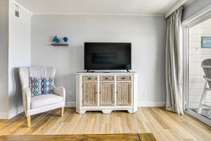 Oceanfront South Carolina Retreat - Pool and Balcony