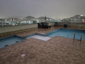 Apto Ed Wave, sol da manhã, andar alto, ótima localização