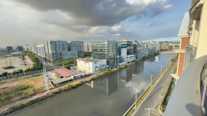 Monarch Parksuites Balmoral Place Unit 1616